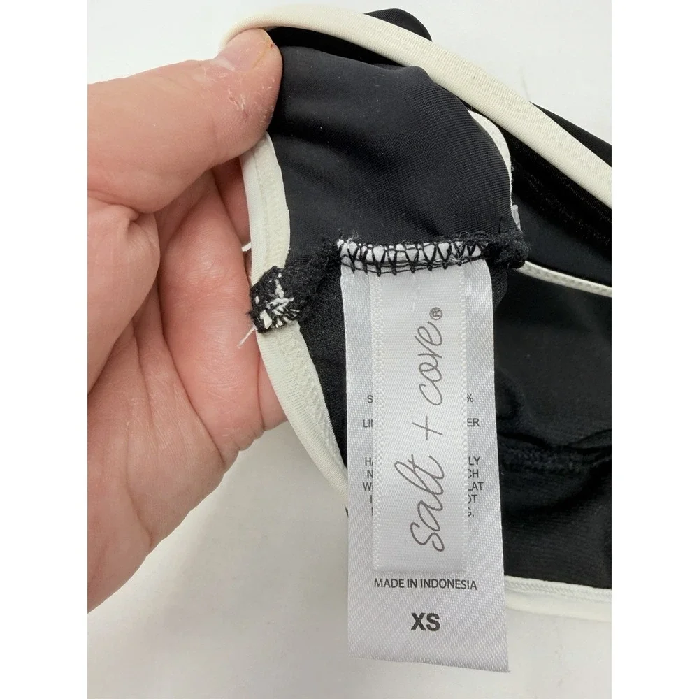 Salt + Cove Juniors Size XS In a Bind Front Tab Midkini Swim Top in Black 573